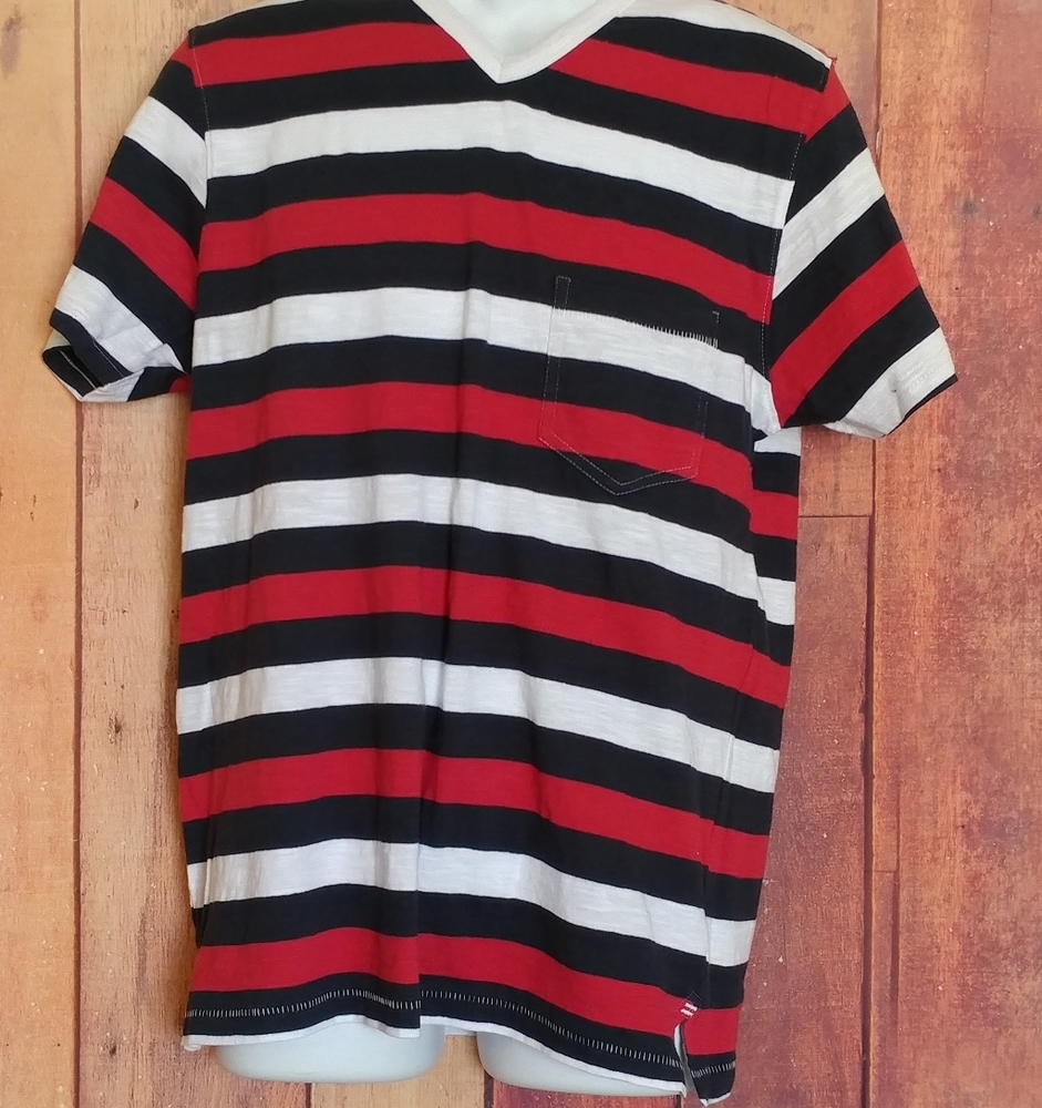 *Pd&C Men/Teen Short Sleeve Tee. Size S B48-444